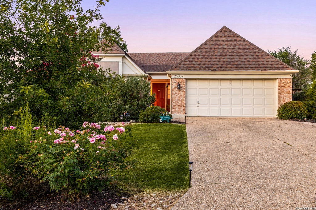 Photo of 25007 SUMMIT HOLW, San Antonio, TX 78258 (MLS # 1972865)