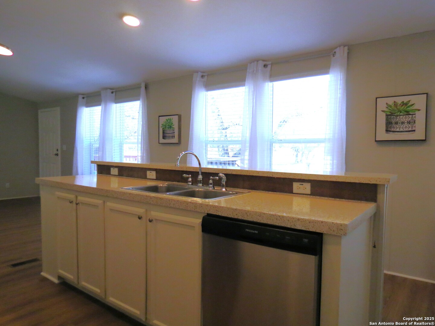 119 Creekbend