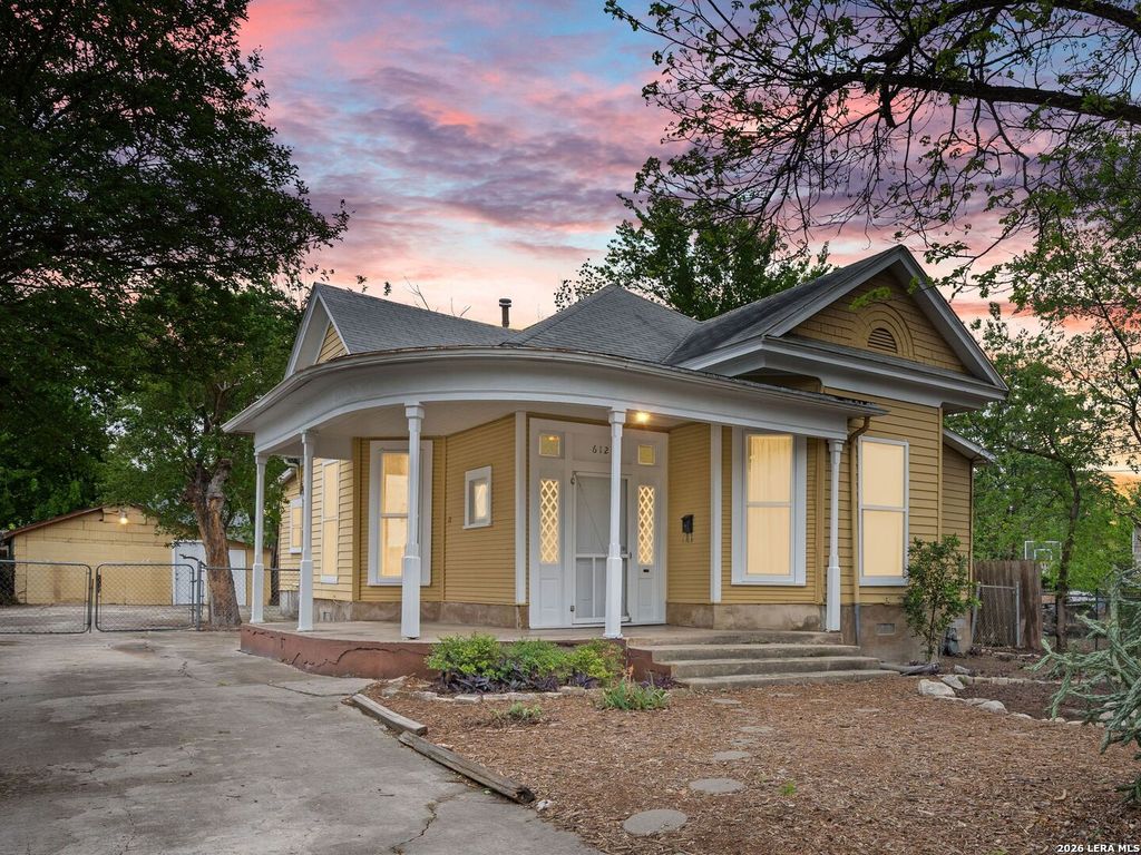 Photo of 612 N Pine Street, San Antonio, TX 78202 (MLS # 1958191)