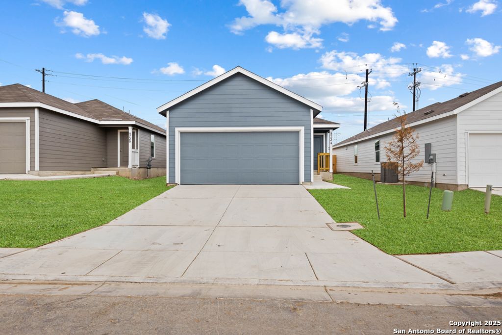 Photo of 5724 Mangas Cir., Seguin, TX 78155 (MLS # 1918458)