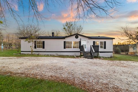 125 County Road 3822 San Antonio TX 78253