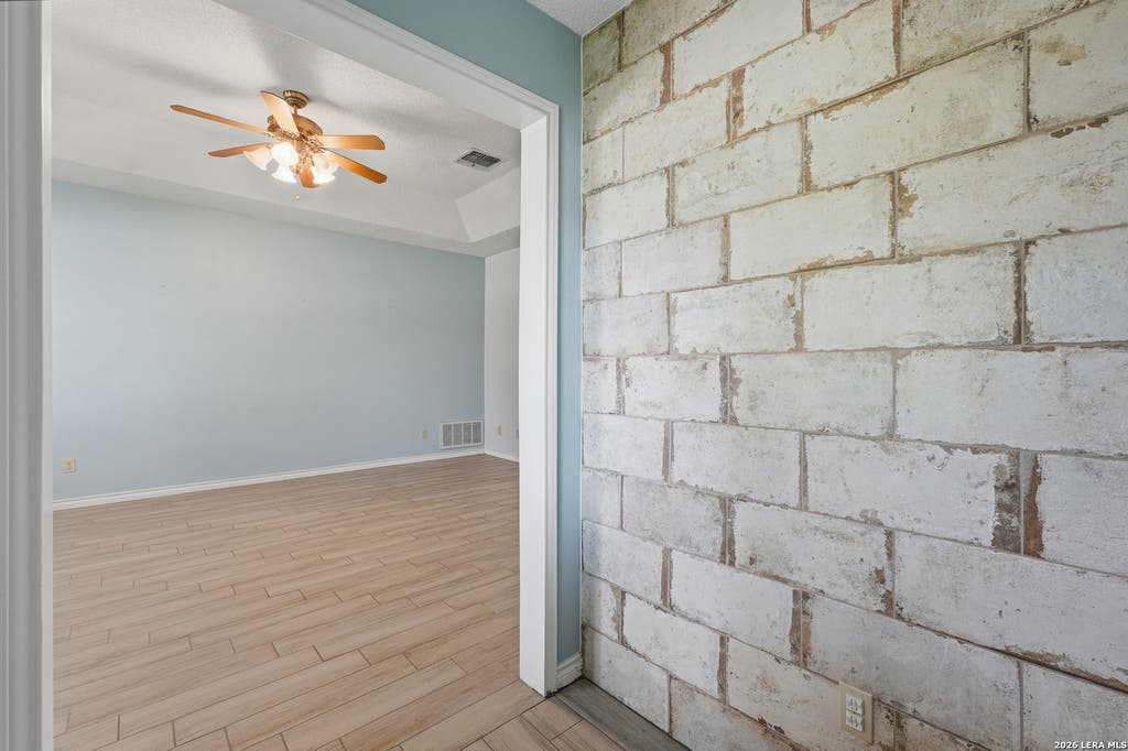 Photo of 632 E Donegan, Seguin, TX 78155 (MLS # 2001259)