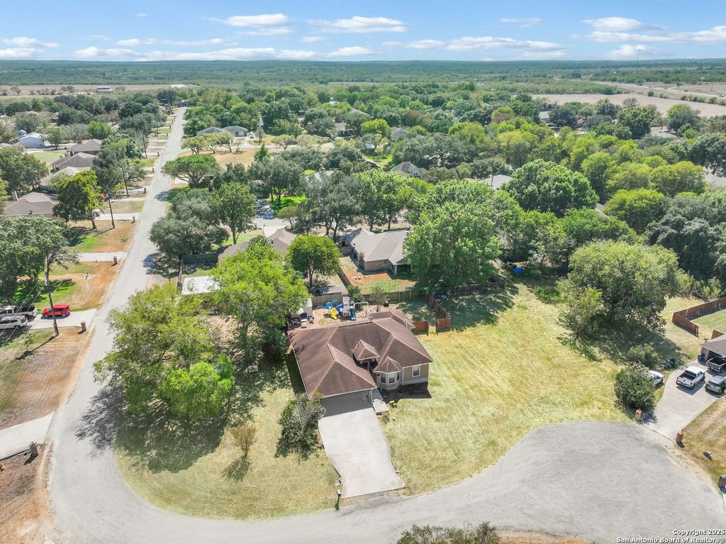 Photo of 118 Santa Fe, Seguin, TX 78155 (MLS # 1912748)