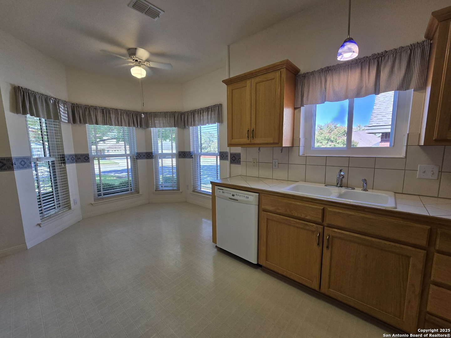 New Braunfels, Texas 78130, United States, 3 Bedrooms Bedrooms, ,2 BathroomsBathrooms,Residential,Active,210899