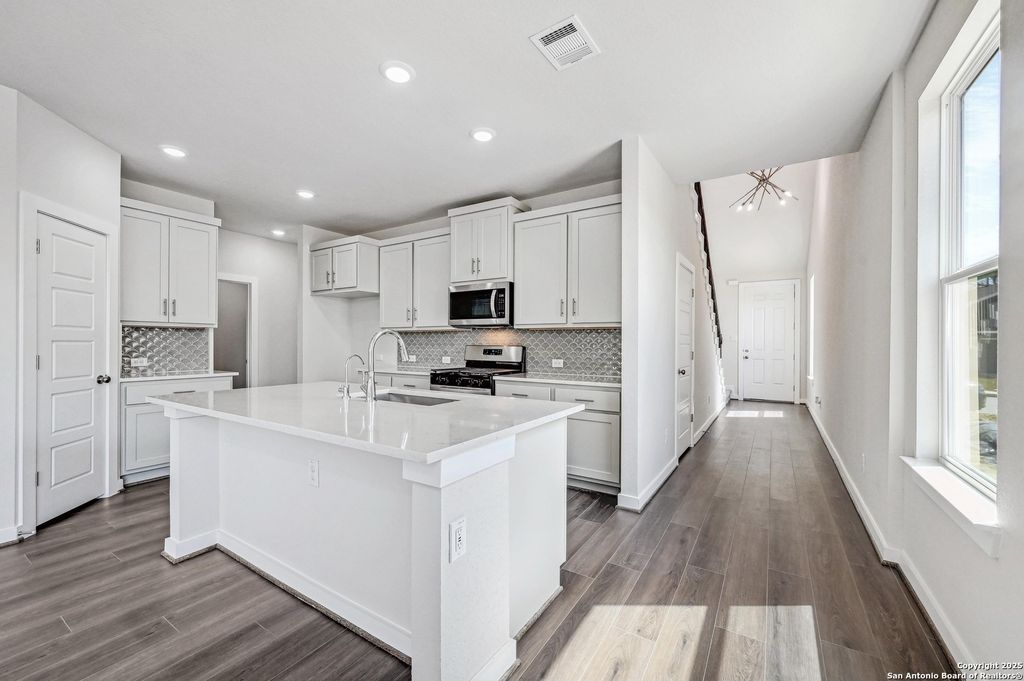 Photo of 6039 Calgary Park, San Antonio, TX 78233 (MLS # 1829506)