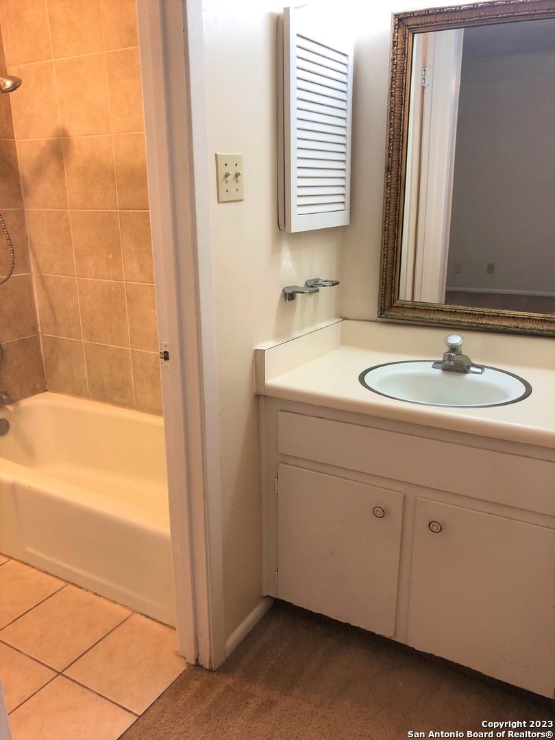 San Antonio, Texas 78213, United States, 2 Bedrooms Bedrooms, ,2 BathroomsBathrooms,Residential,Active,199089