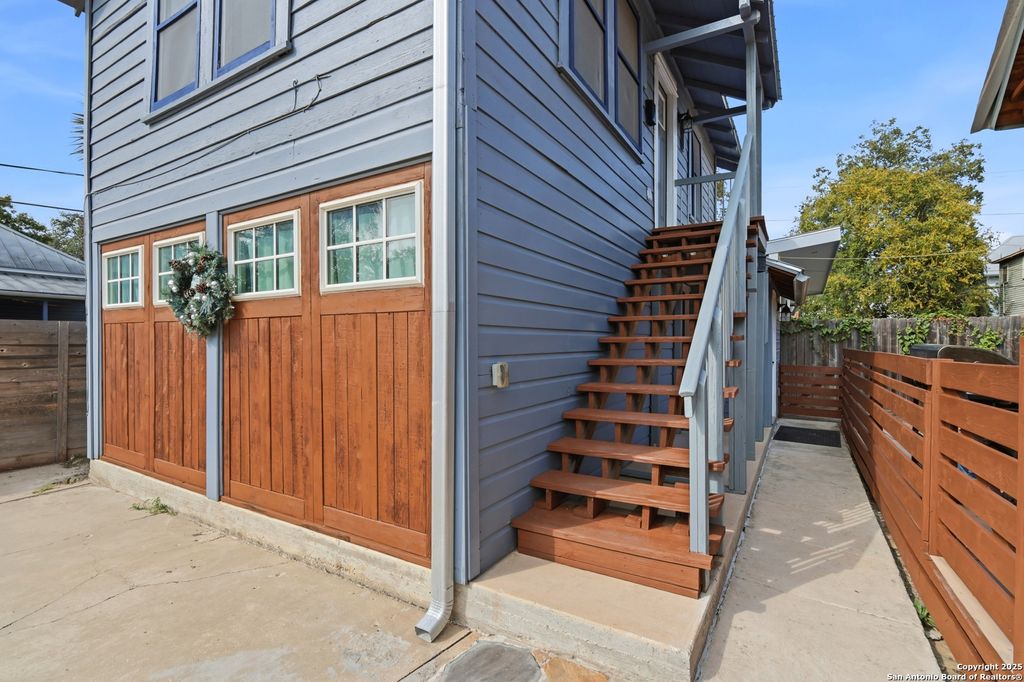 Photo of 135 ADAMS ST 4 #4, San Antonio, TX 78210 (MLS # 1924966)