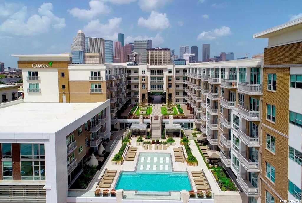 Photo of 2727 TRAVIS ST 512 #512, Houston, TX 77006 (MLS # 2007778)