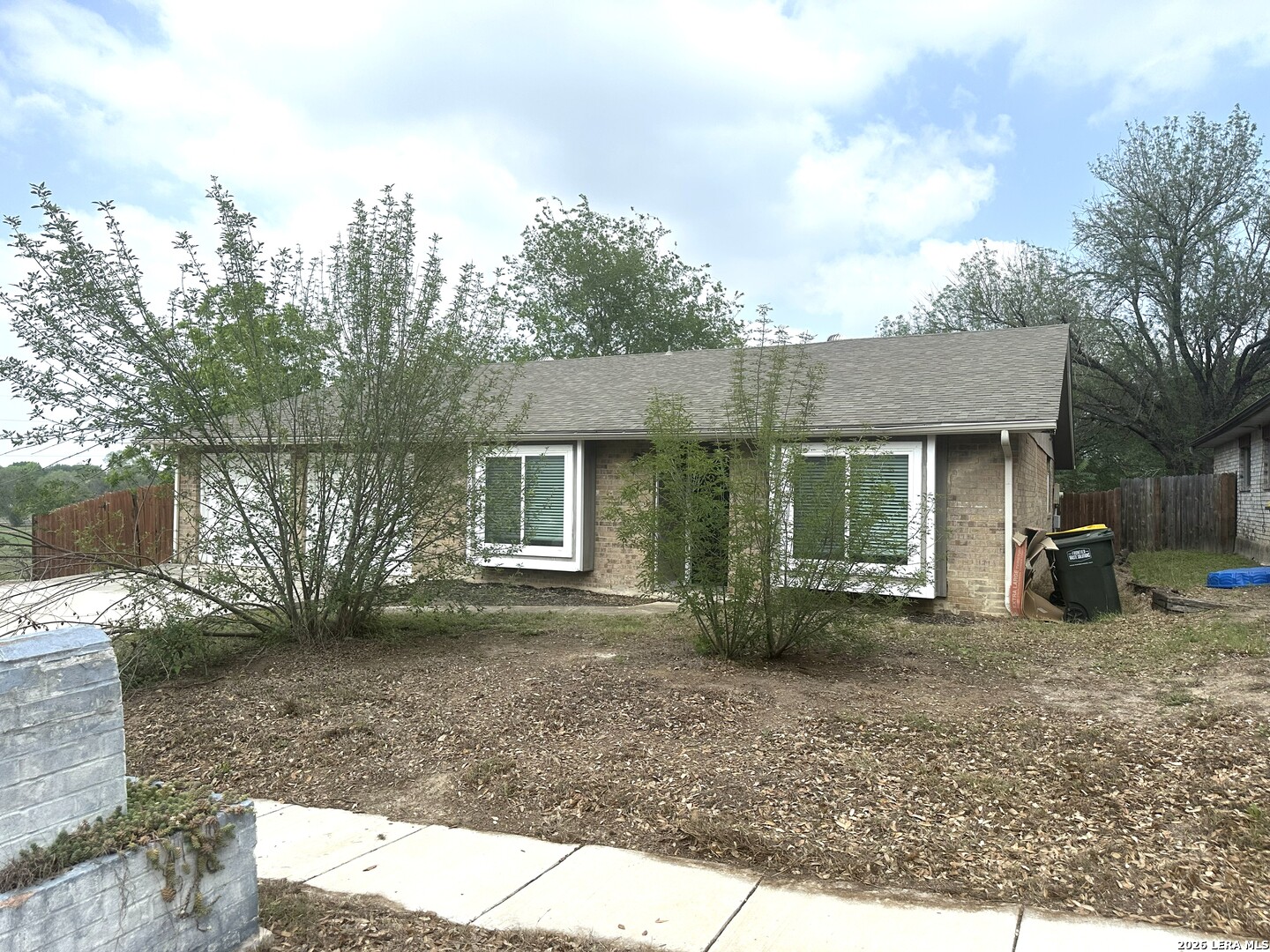 5022 CRESTWOOD DR