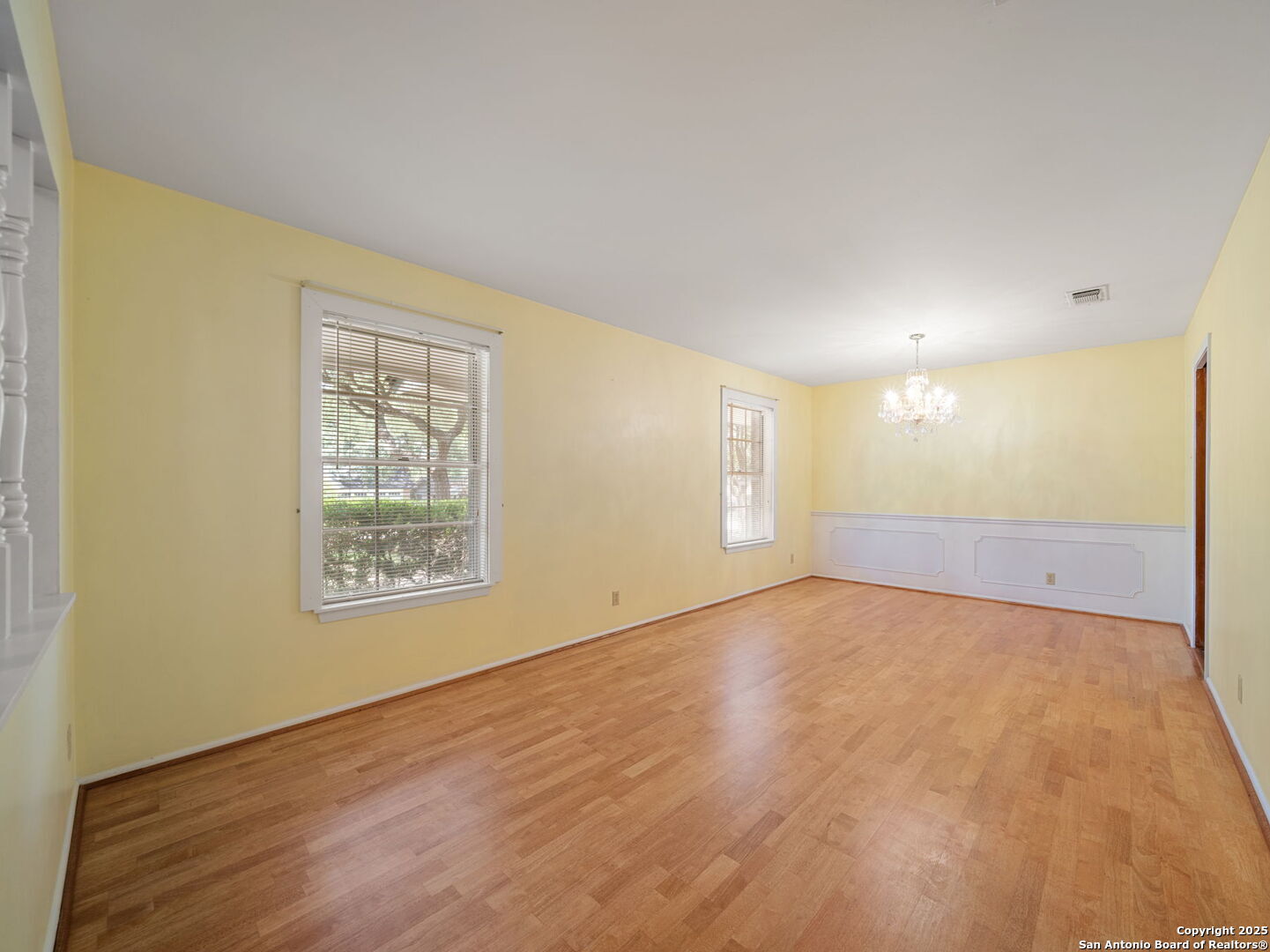 107 La Salle Pl