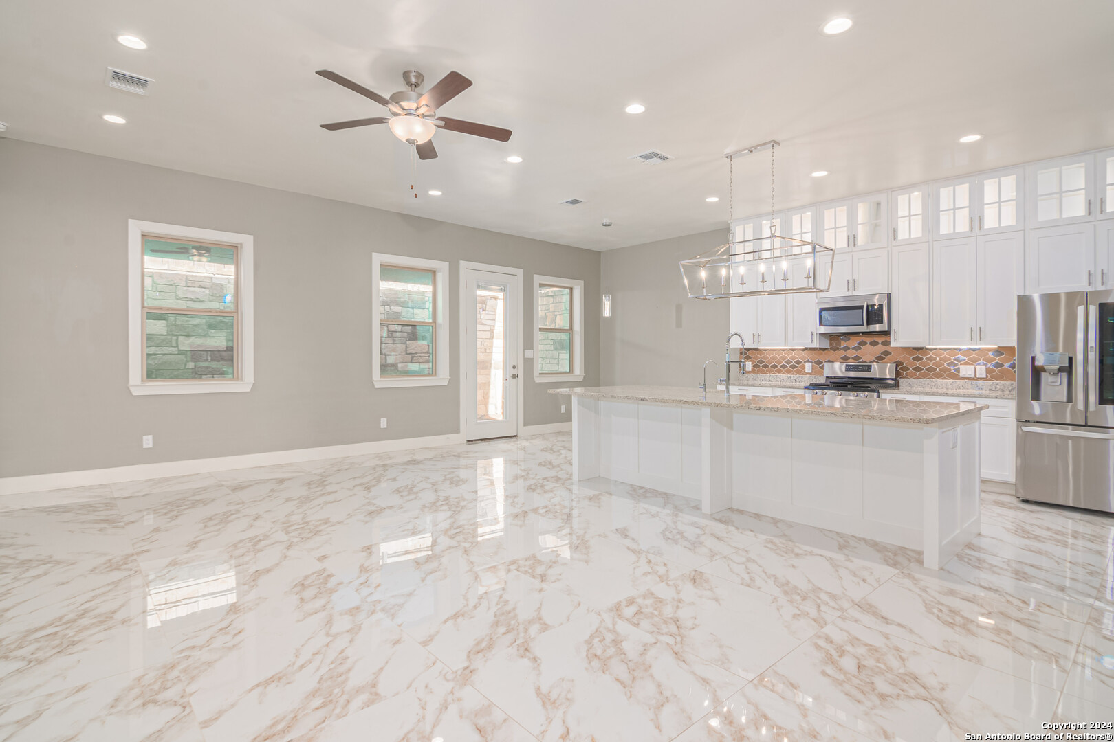 639 Hummingbird Hill