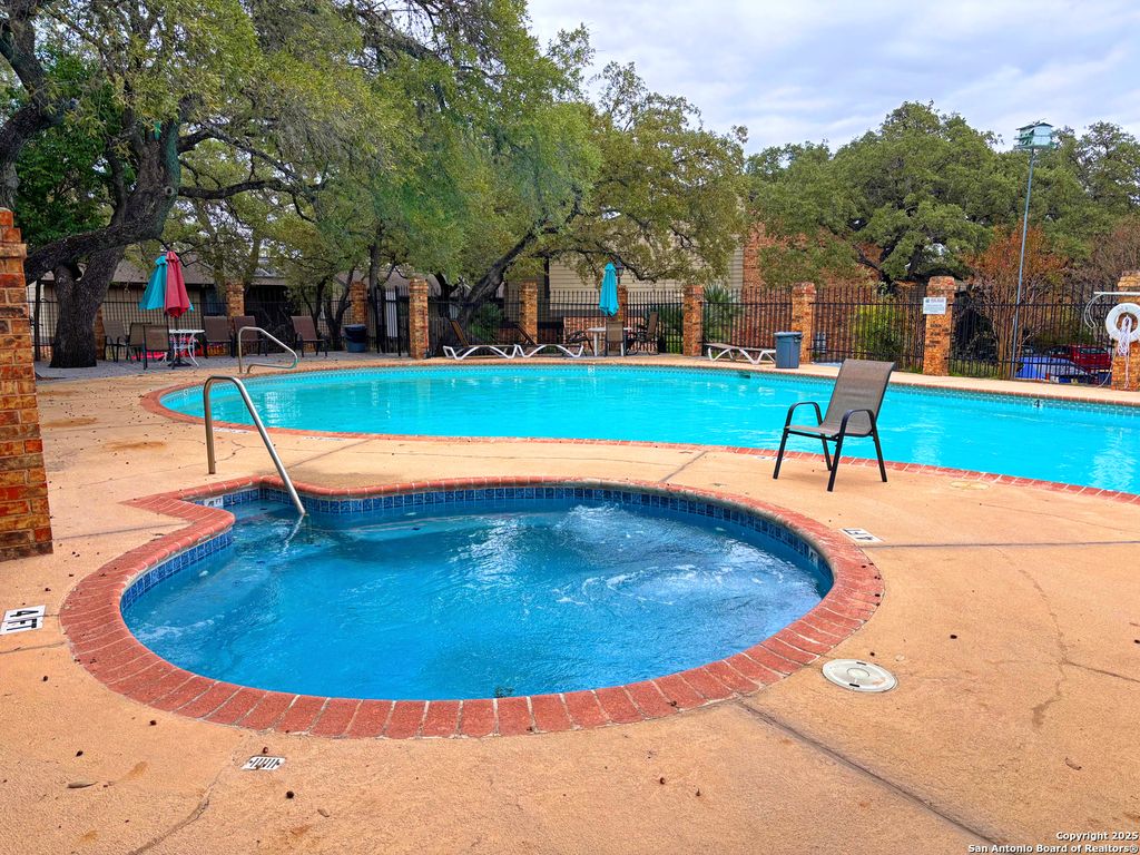 Photo of 11815 Vance Jackson 1602 #1602, San Antonio, TX 78230 (MLS # 1925702)