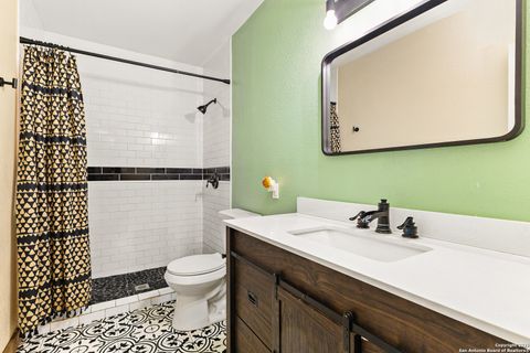 A home in Devine