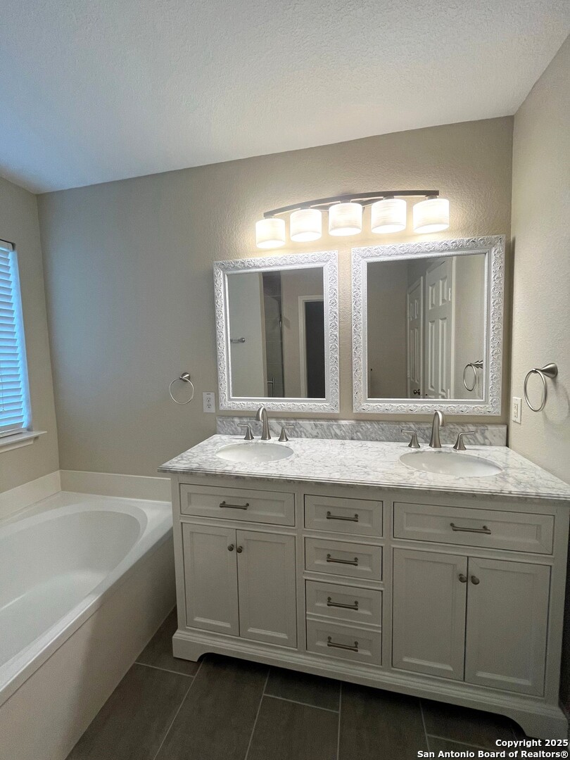 New Braunfels, Texas 78130, United States, 4 Bedrooms Bedrooms, ,2 BathroomsBathrooms,Residential,Active,153471