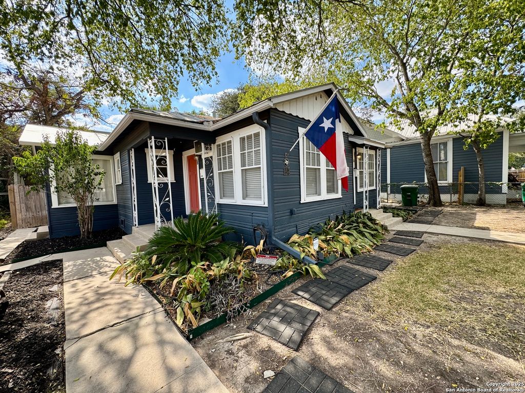 Photo of 118 Callaghan B #B, San Antonio, TX 78210 (MLS # 1925380)