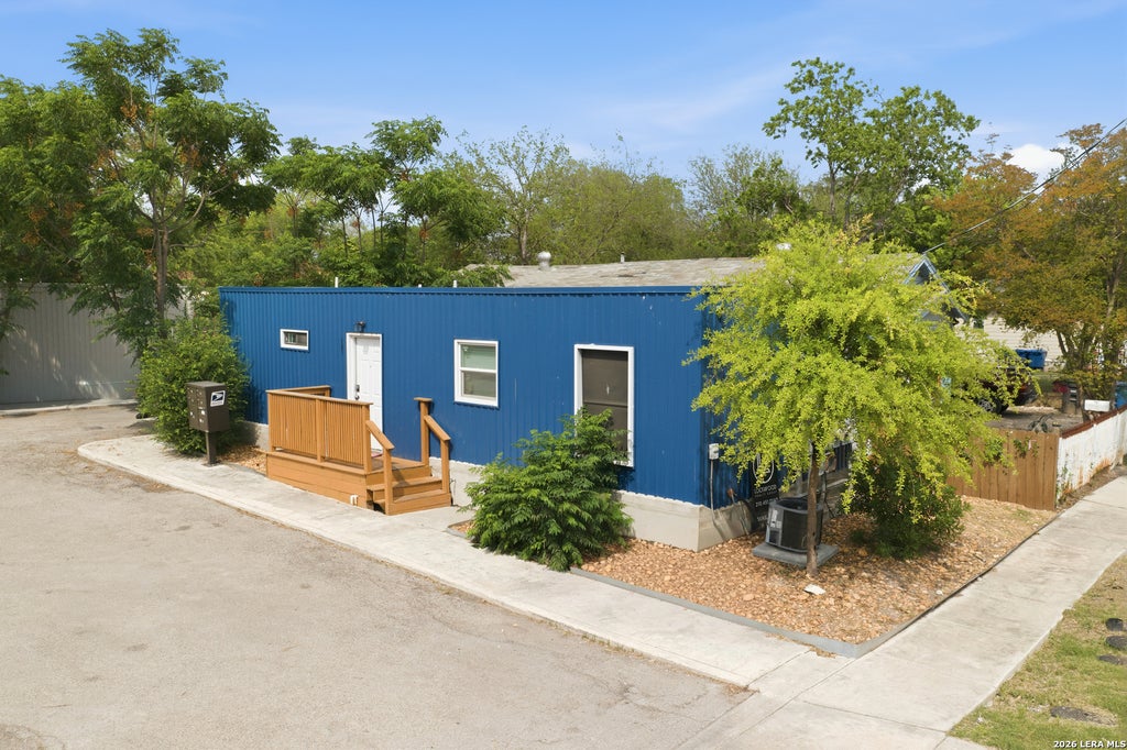 Photo of 1033 Rivas, San Antonio, TX 78207 (MLS # 1960938)