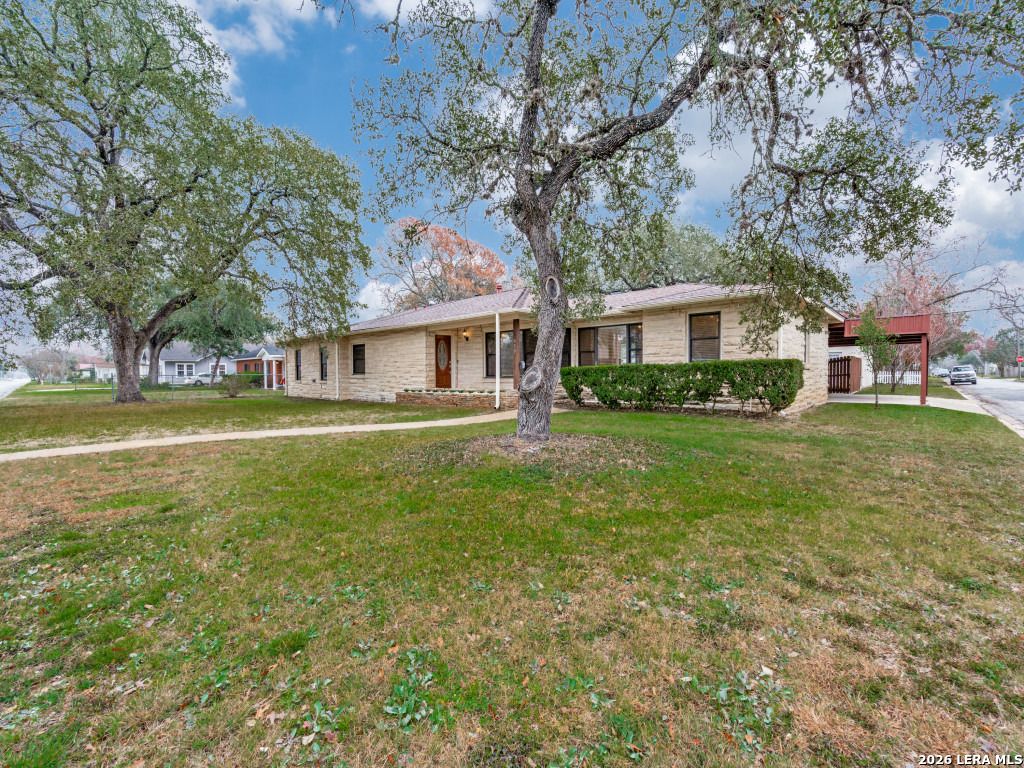 Photo of 953 E Cedar, Seguin, TX 78155 (MLS # 1937532)
