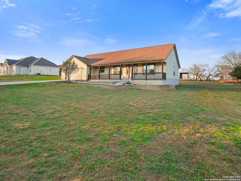 Photo of 312 Edgehill, Pleasanton, TX 78064 (MLS # 1932259)