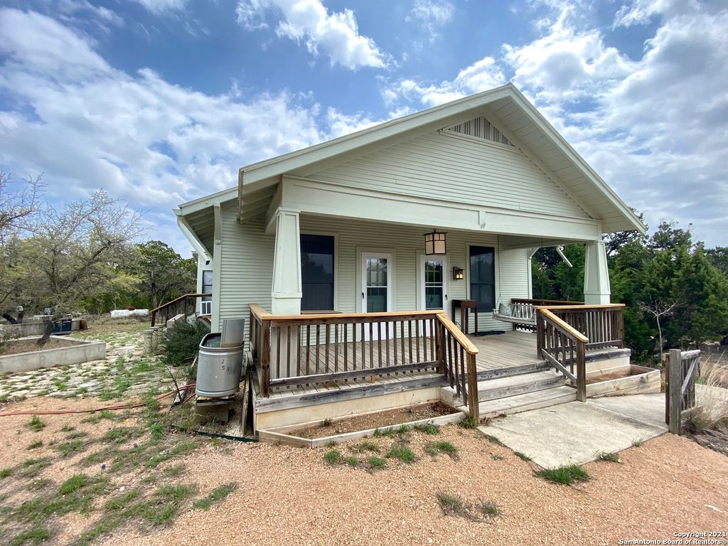 Photo of 489 Deer Creek W, Pipe Creek, TX 78063 (MLS # 1939755)