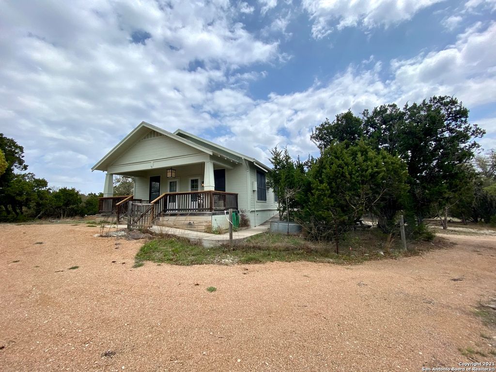 Photo of 489 Deer Creek W, Pipe Creek, TX 78063 (MLS # 1939755)