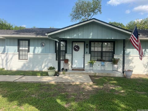 Photo of 315 CHAPARRAL CREEK DR, Boerne, TX 78006 (MLS # 2006423)