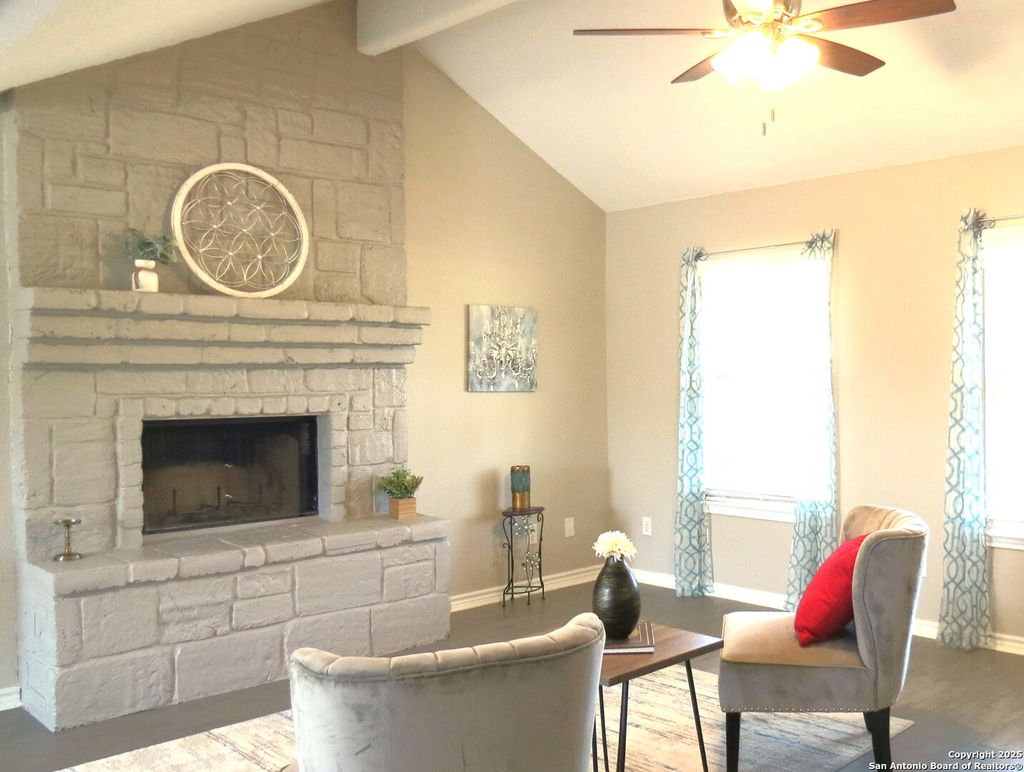 Photo of 303 Windy Knoll, Devine, TX 78016 (MLS # 1857454)