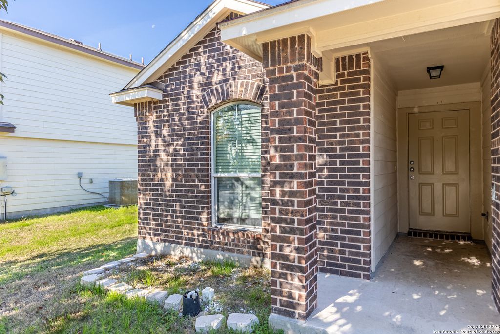 Photo of 757 Wolfeton Way, New Braunfels, TX 78130 (MLS # 1927411)