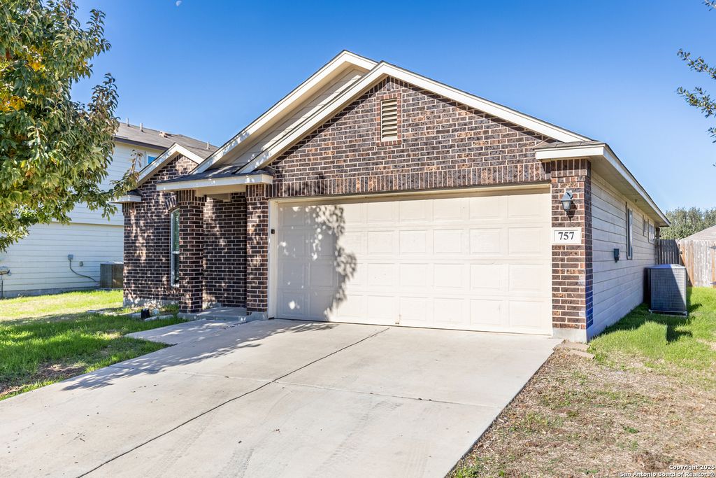 Photo of 757 Wolfeton Way, New Braunfels, TX 78130 (MLS # 1927411)