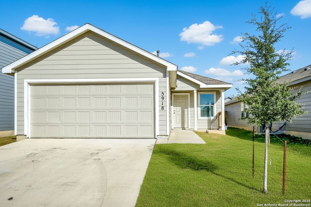 Photo of 5918 San Geronimo, Seguin, TX 78155 (MLS # 1931346)