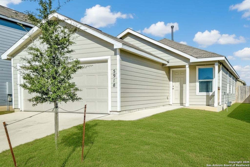 Photo of 5918 San Geronimo, Seguin, TX 78155 (MLS # 1931346)