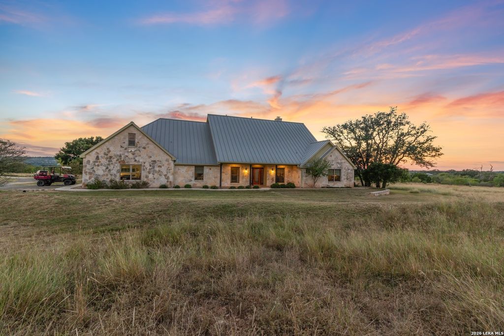 Photo of 647 Funf Kinder Rd, Fredericksburg, TX 78624 (MLS # 1944676)