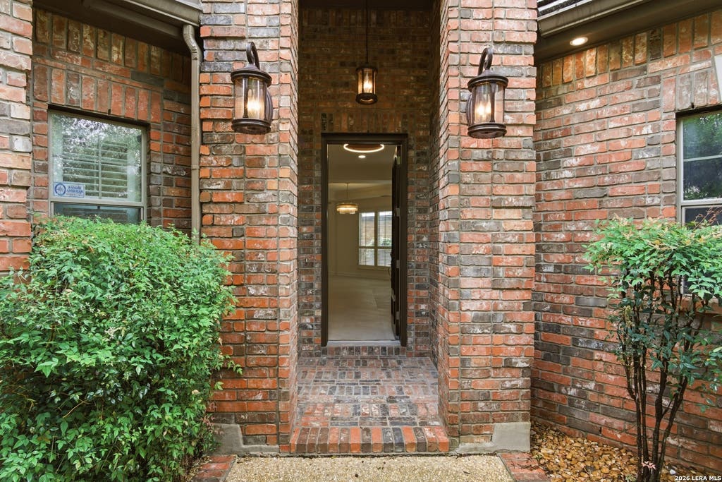 Photo of 82 Westcourt ln, San Antonio, TX 78257 (MLS # 1994912)