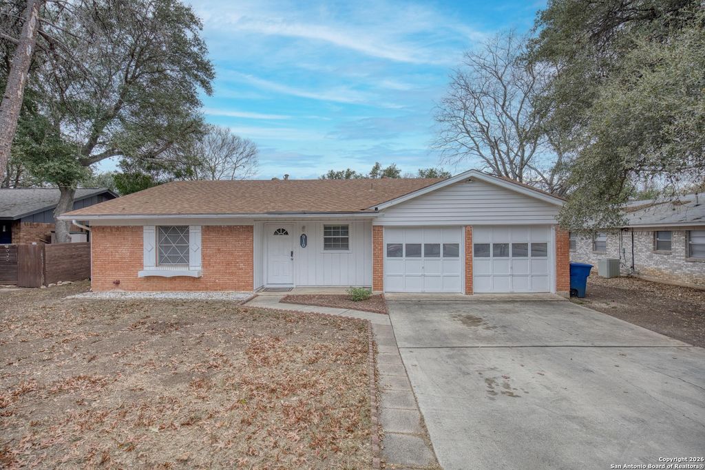 Photo of 910 Morey Peak, San Antonio, TX 78213 (MLS # 1933579)