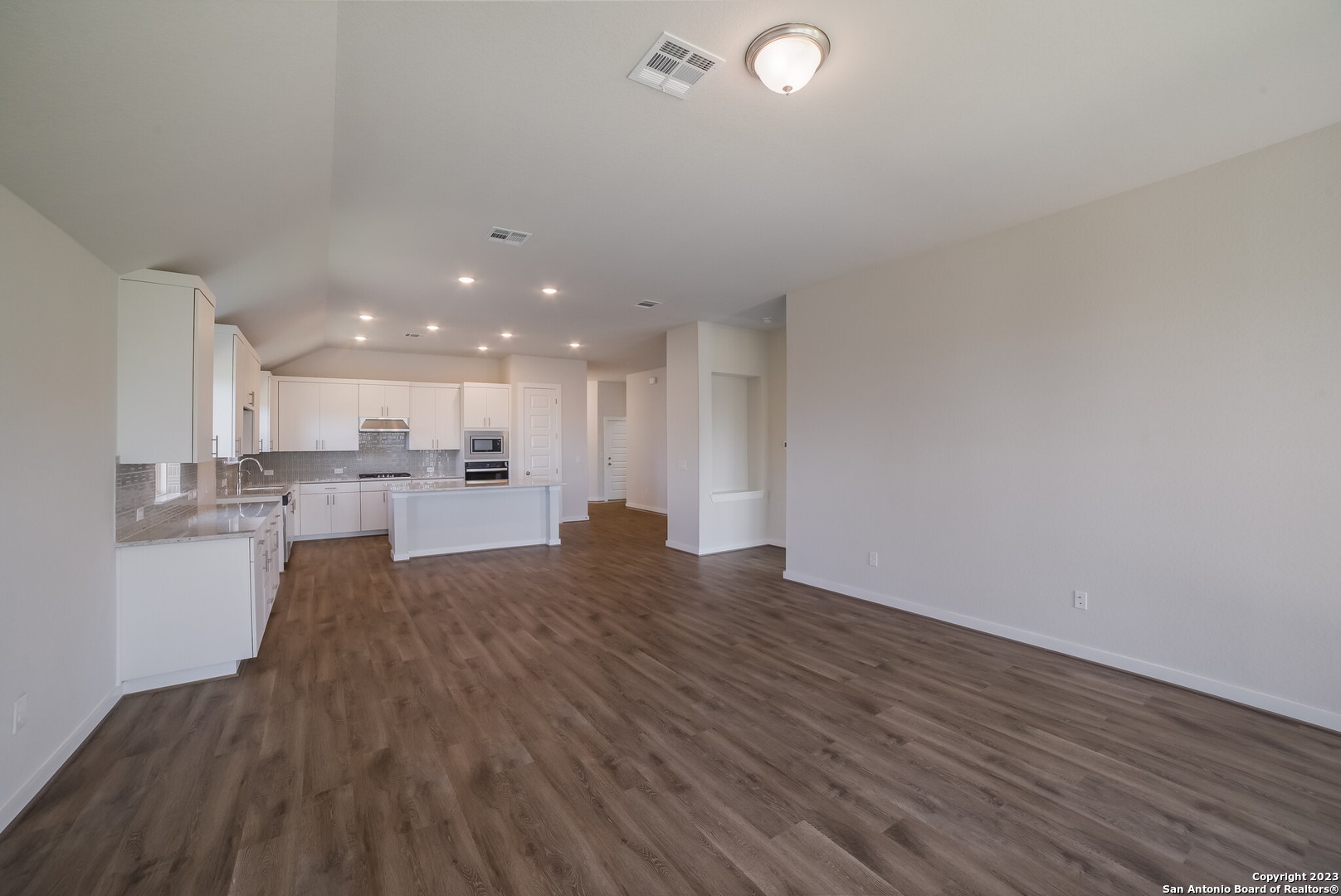 414 Foxtail Valley