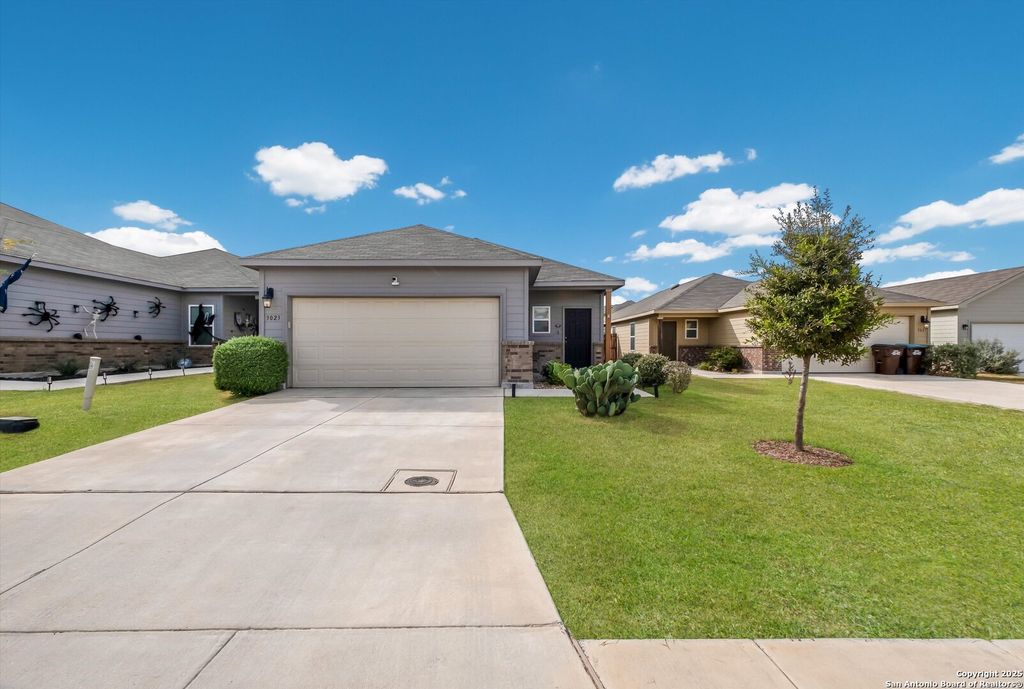 Photo of 3023 Laguna Cliffs, Converse, TX 78109 (MLS # 1967253)