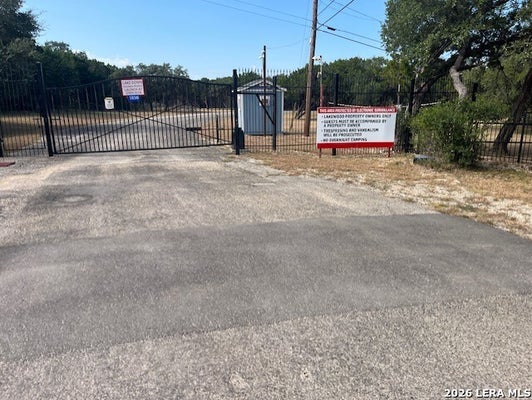 LAKEPARK DR, PIPECREEK, TX 78063 - Image c2faa022e0262eb3e9303a5d8d85e285/757858028