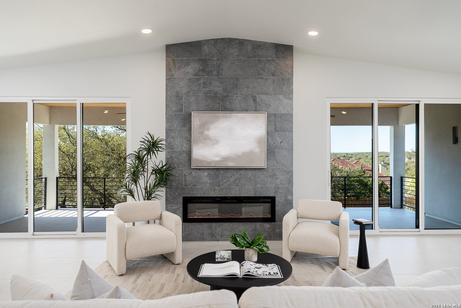 707 Lone Cir