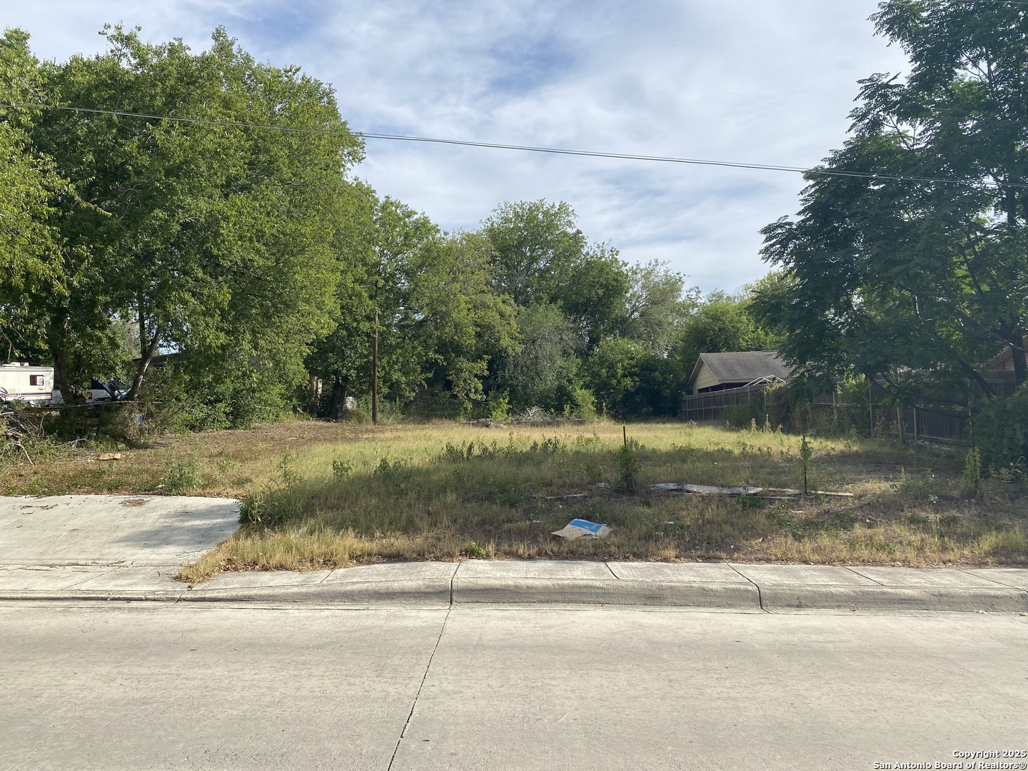 Photo 1 of 8 — 5124 E HAYDEN DR, San Antonio, TX 78242