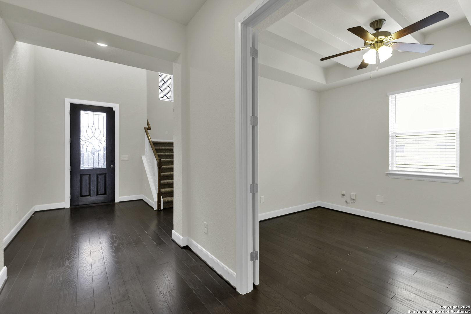 945 Foxbrook