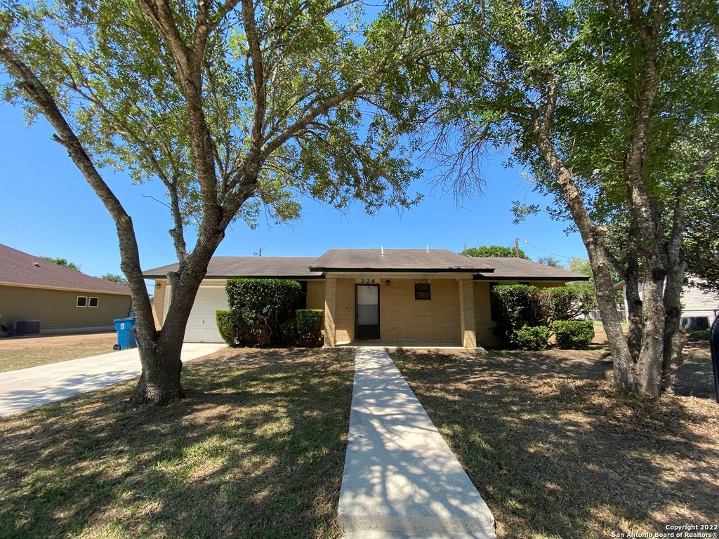 Photo of 226 BLUE BONNET, Floresville, TX 78114 (MLS # 1916072)