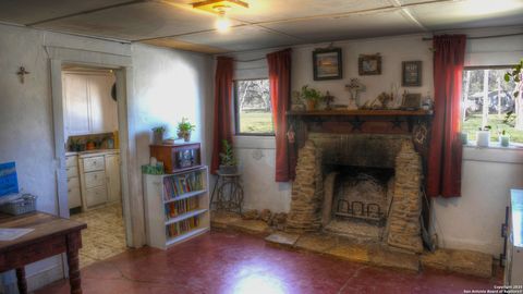 A home in Leakey