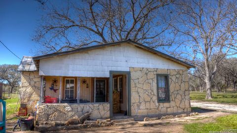 A home in Leakey