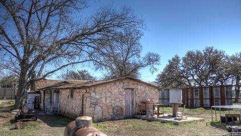 A home in Leakey