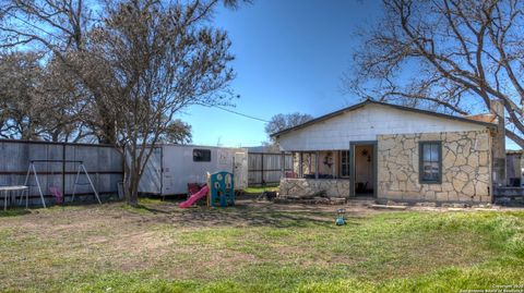 A home in Leakey