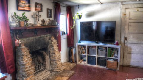 A home in Leakey