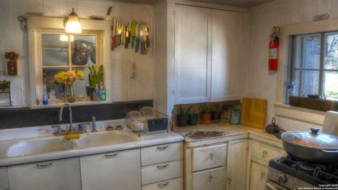 A home in Leakey