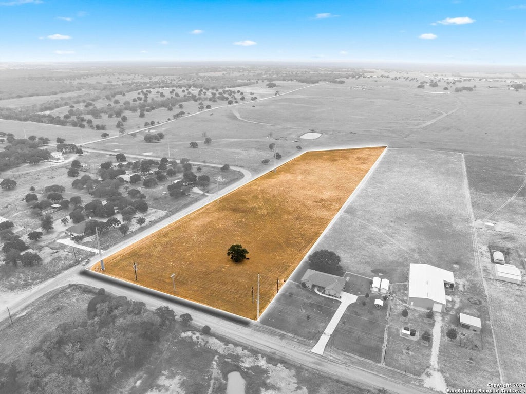 Photo of 101 County Road 319, La Vernia, TX 78121 (MLS # 1919056)