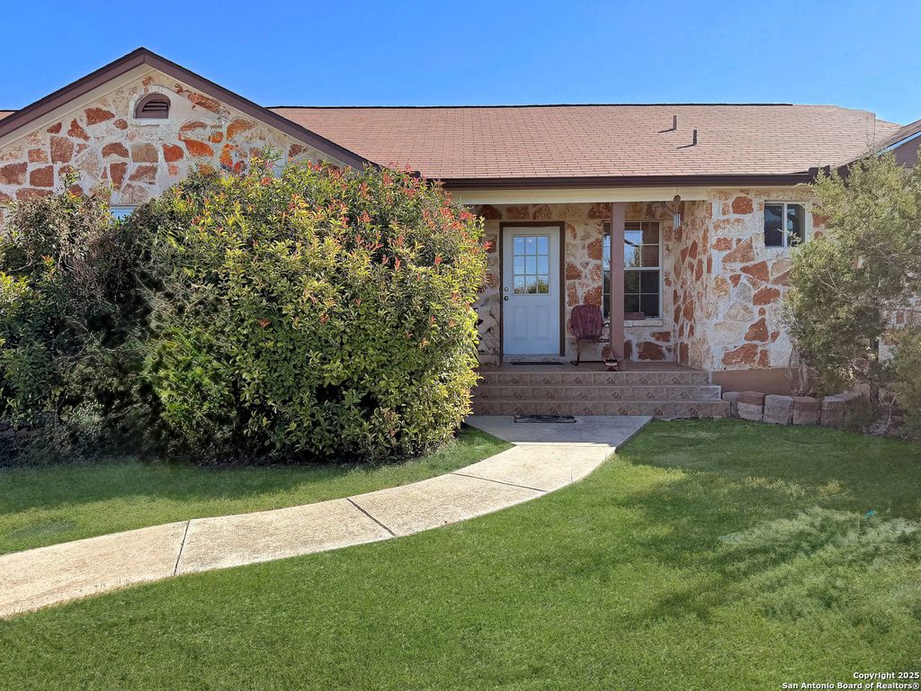 Photo of 1157 Lasso, Canyon Lake, TX 78133 (MLS # 1924096)