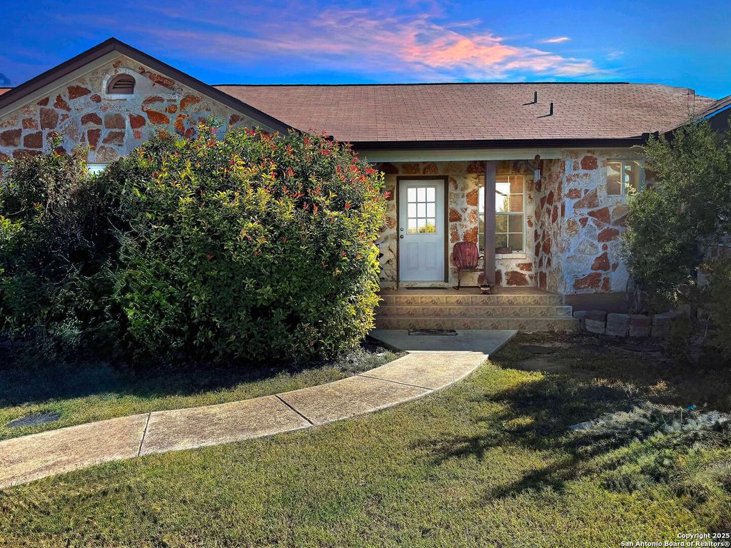 Photo of 1157 Lasso, Canyon Lake, TX 78133 (MLS # 1924096)