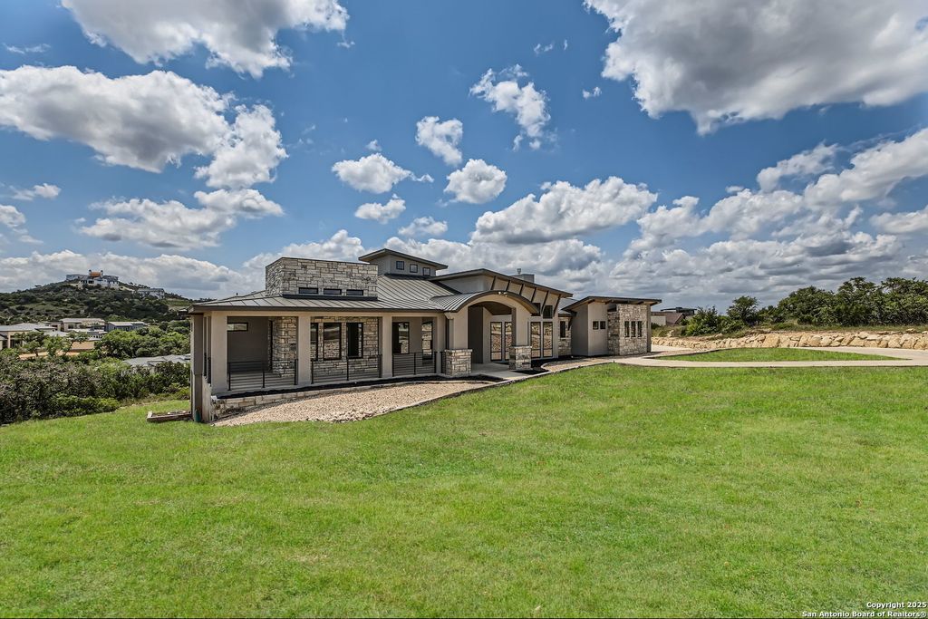 Photo of 23202 Walker Ridge, San Antonio, TX 78255 (MLS # 1823211)